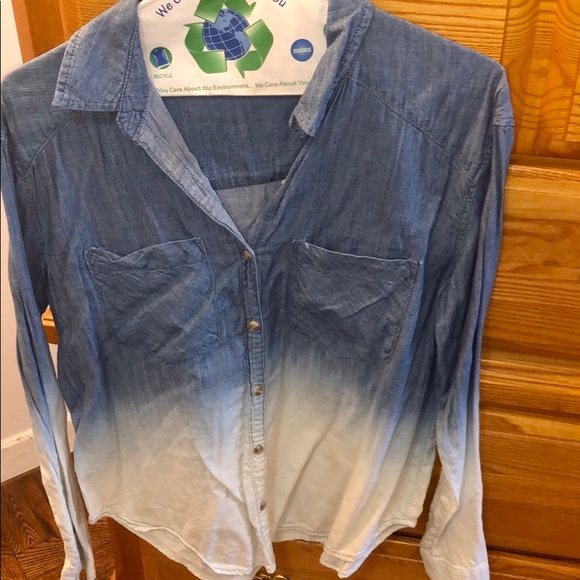 Forever 21 Tops - 💙Closet sale! WILL ACCEPT ANY OFFER- must go!💙